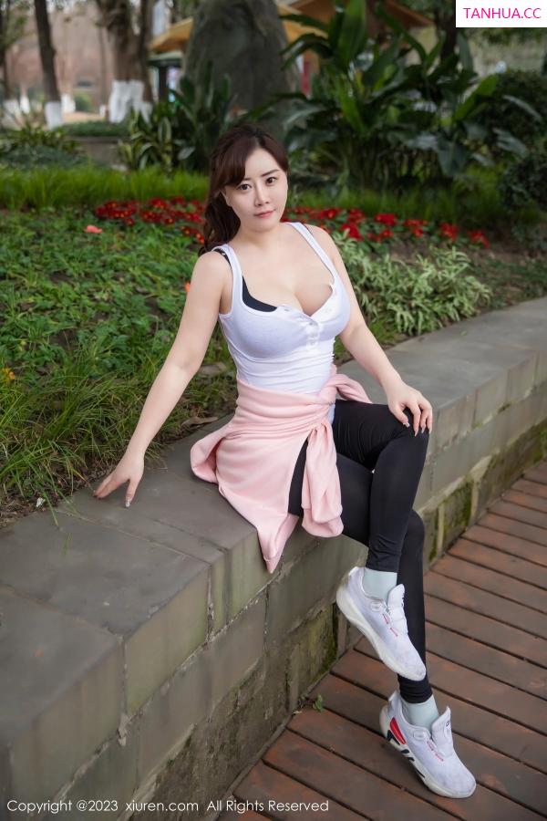 王格 王婉悠 [XiuRen]高清写真图 2023.03.09 No.6386 王婉悠Queen 运动服美臀第4张图片